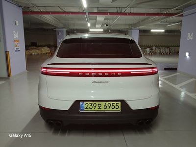 2025 Porsche CAYENNE 照片 3