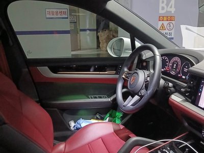 2025 Porsche CAYENNE 照片 7
