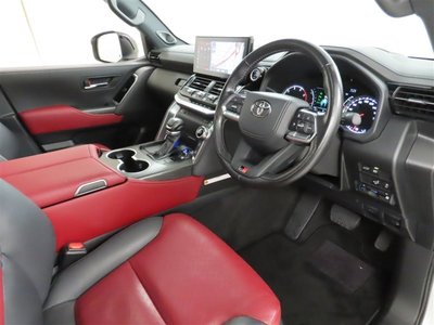 2023 Toyota LAND CRUISER 300 — миниатюра 11