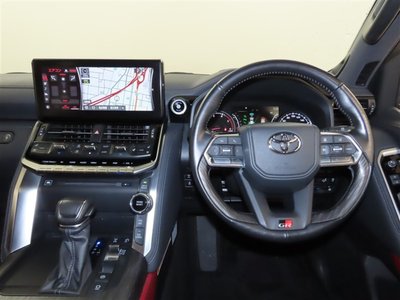 2023 Toyota LAND CRUISER 300 — миниатюра 12