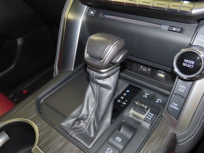 2023 Toyota LAND CRUISER 300 — миниатюра 18