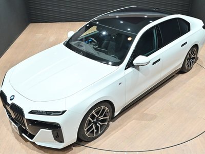 BMW 7 SERIES - 8
