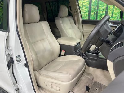 TOYOTA LAND CRUISER PRADO - 8