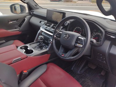 TOYOTA LAND CRUISER 300 - 9