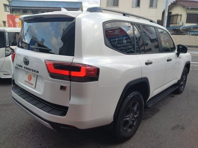 TOYOTA LAND CRUISER 300 - 5