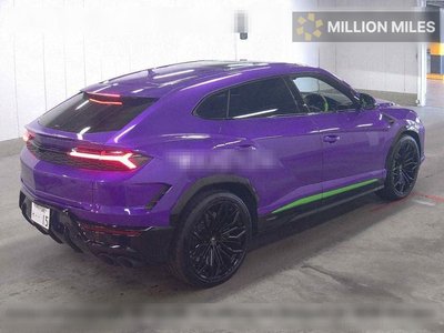 LAMBORGHINI URUS - 5