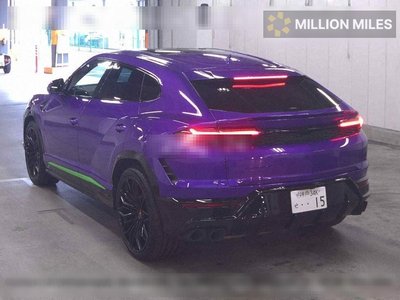 LAMBORGHINI URUS - 2