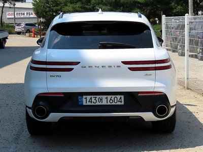 2021 Genesis GV70 photo 3