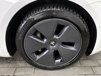 TESLA MODEL 3 - 6
