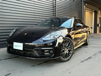PORSCHE PANAMERA