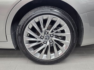 صورة 8 لـ 2024 Lexus ES
