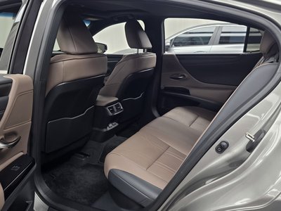 2024 Lexus ES — миниатюра 16