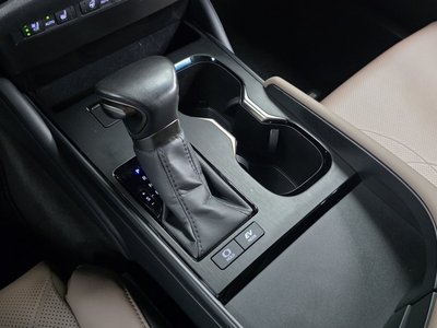 2024 Lexus ES — миниатюра 12