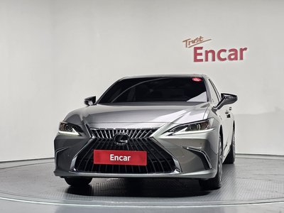 صورة 2 لـ 2024 Lexus ES