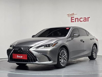 صورة 1 لـ 2024 Lexus ES