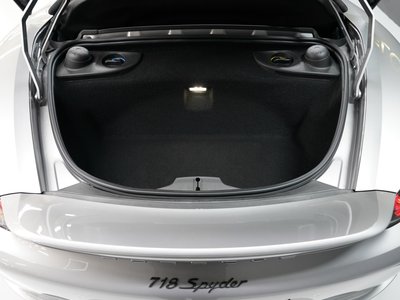 PORSCHE 718 BOXSTER - 7