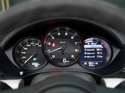 PORSCHE 718 BOXSTER - 8