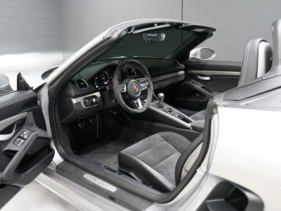 PORSCHE 718 BOXSTER - 4