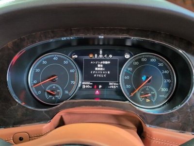 BENTLEY BENTAYGA - 6
