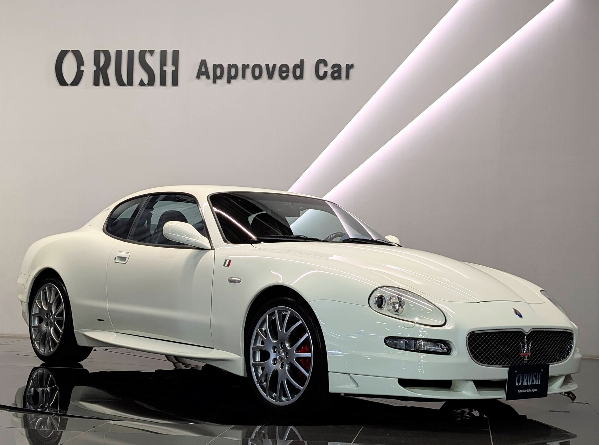 MASERATI COUPE - View 1