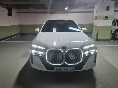 BMW I7 - 5