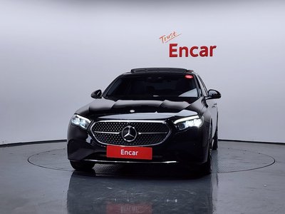 MERCEDES-BENZ E-CLASS - 2