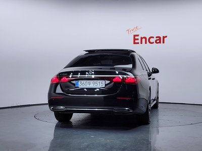 MERCEDES-BENZ E-CLASS - 3