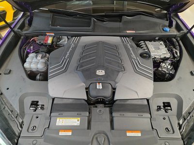 LAMBORGHINI URUS - 5
