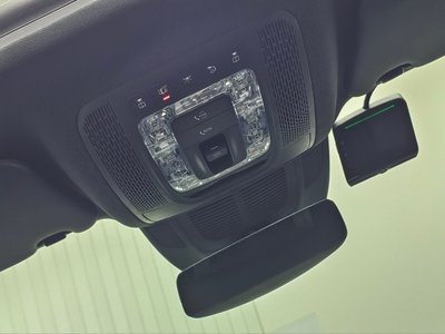 2025 Mercedes-BENZ GLE — миниатюра 17