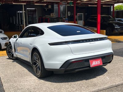 2021 Porsche TAYCAN 缩略图 17