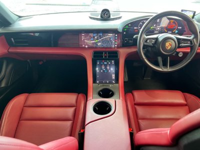 2021 Porsche TAYCAN 缩略图 18