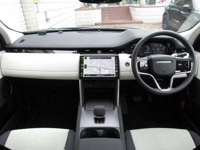 2024 LAND Rover DISCOVERY SPORT photo 3