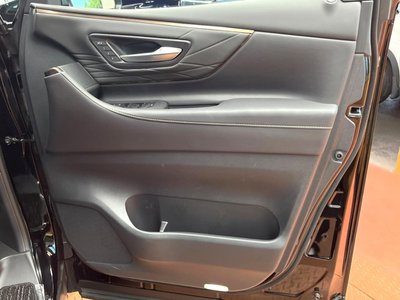 2025 Toyota ALPHARD — миниатюра 32