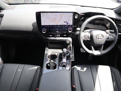 صورة 8 لـ 2024 Lexus NX
