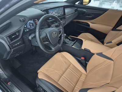 2025 Lexus ES — миниатюра 13