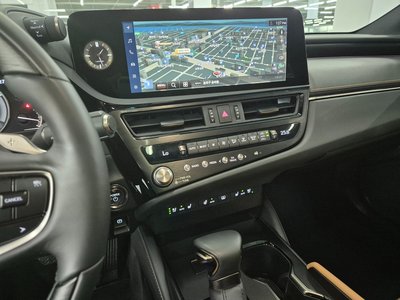 صورة 4 لـ 2025 Lexus ES