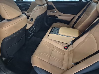 2025 Lexus ES — миниатюра 14