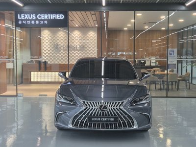 صورة 2 لـ 2025 Lexus ES