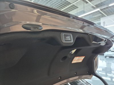 2025 Lexus ES — миниатюра 16