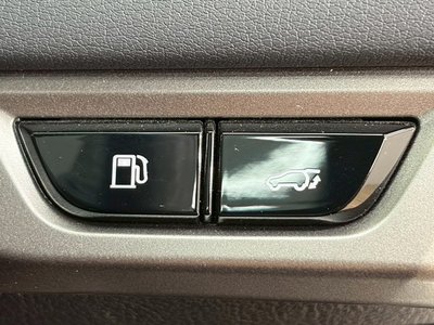 صورة مصغرة 44 لـ 2023 Lexus RX
