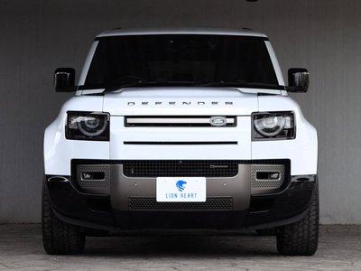 LAND ROVER DEFENDER - 4