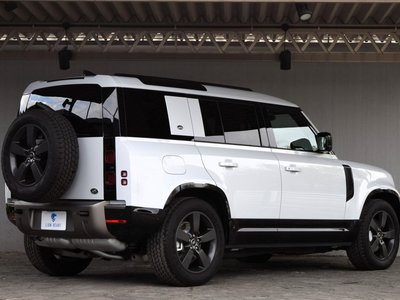 LAND ROVER DEFENDER - 10