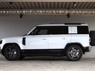 LAND ROVER DEFENDER - 7
