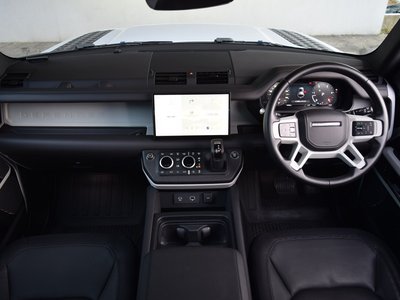 LAND ROVER DEFENDER - 3