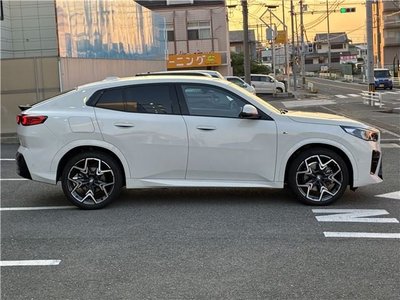 2025 BMW X2 photo 2