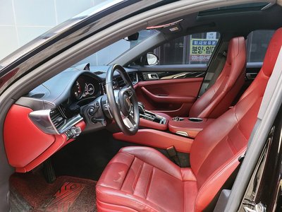 PORSCHE PANAMERA - 3