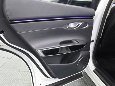 2024 Genesis GV70 — миниатюра 15