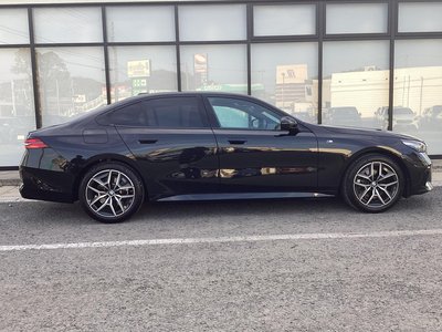 BMW 5 SERIES - 10