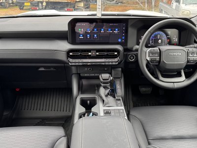 TOYOTA LAND CRUISER 250 - 5