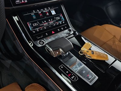 AUDI A8 - 9